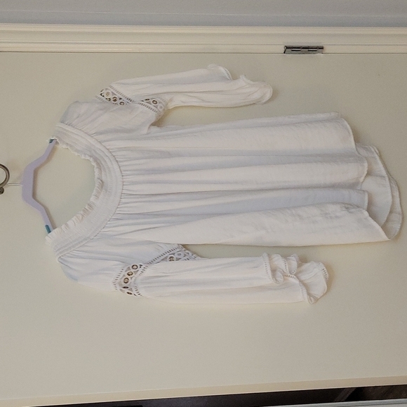 JENNIFER LOPEZ Off Shoulder White Grommet Peasant Festival Blouse - Picture 2 of 9